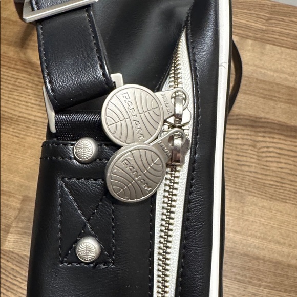 Pan Am Black and White Men's Bag - Picture 4 of 11